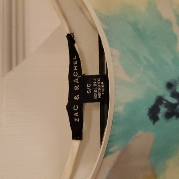 Ladies Top - Picture 2 of 3